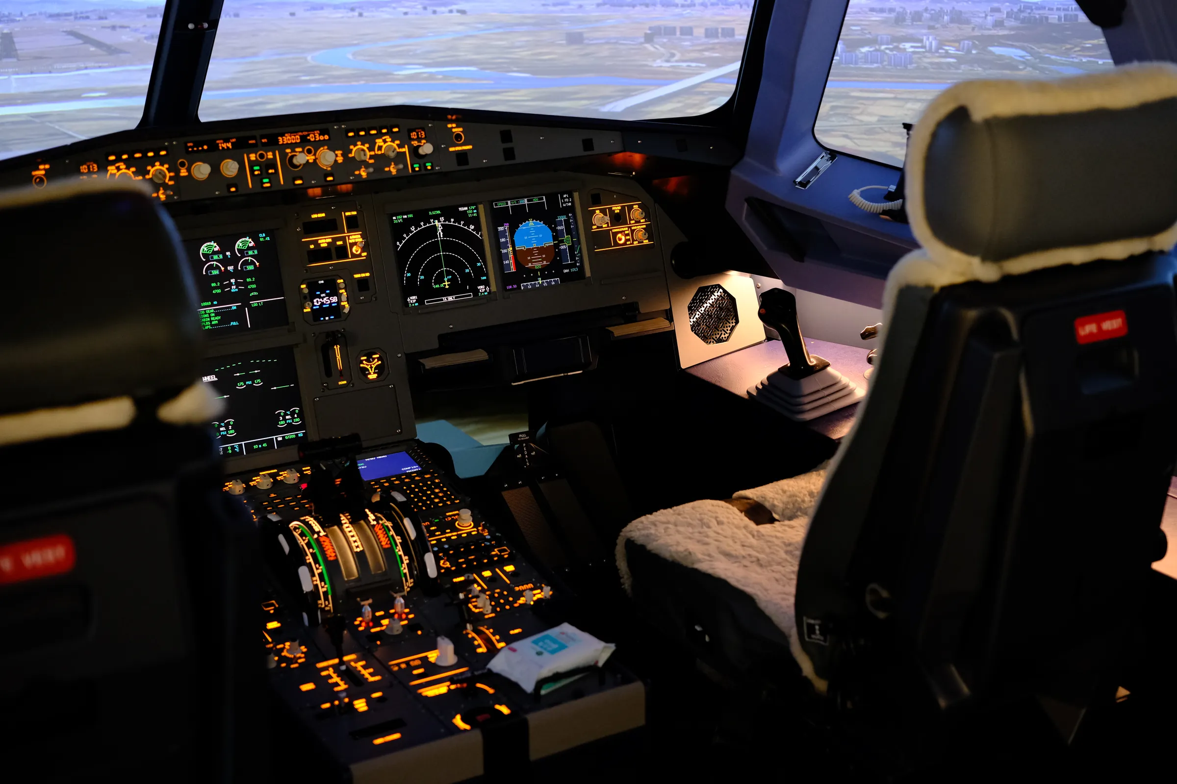 Captain Seat에서 본 Cockpit