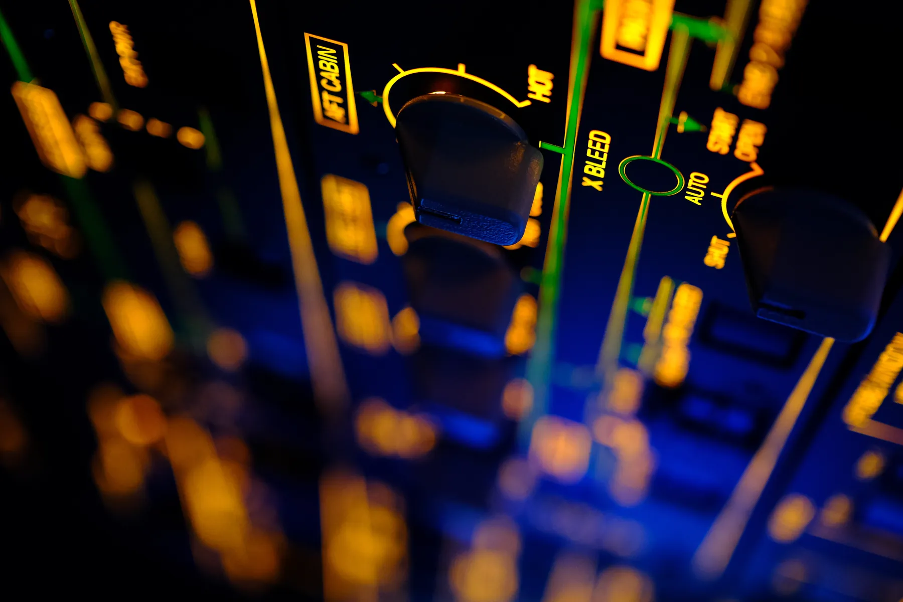 Overhead Panel 클로즈업